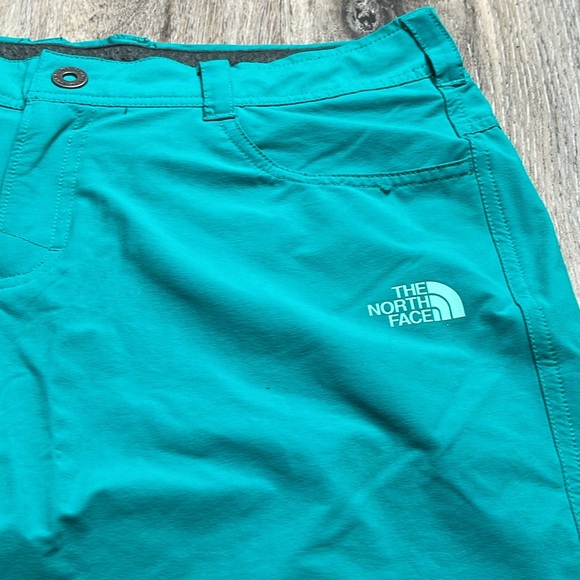 The North Face Nylon Bermuda Shorts Size 8 - Picture 3 of 15